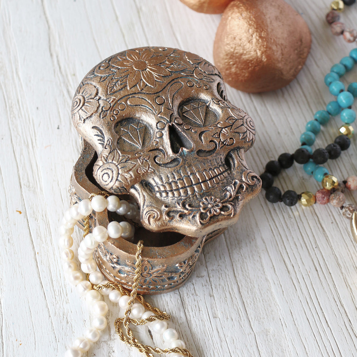 Tesoro Skull Trinket Box