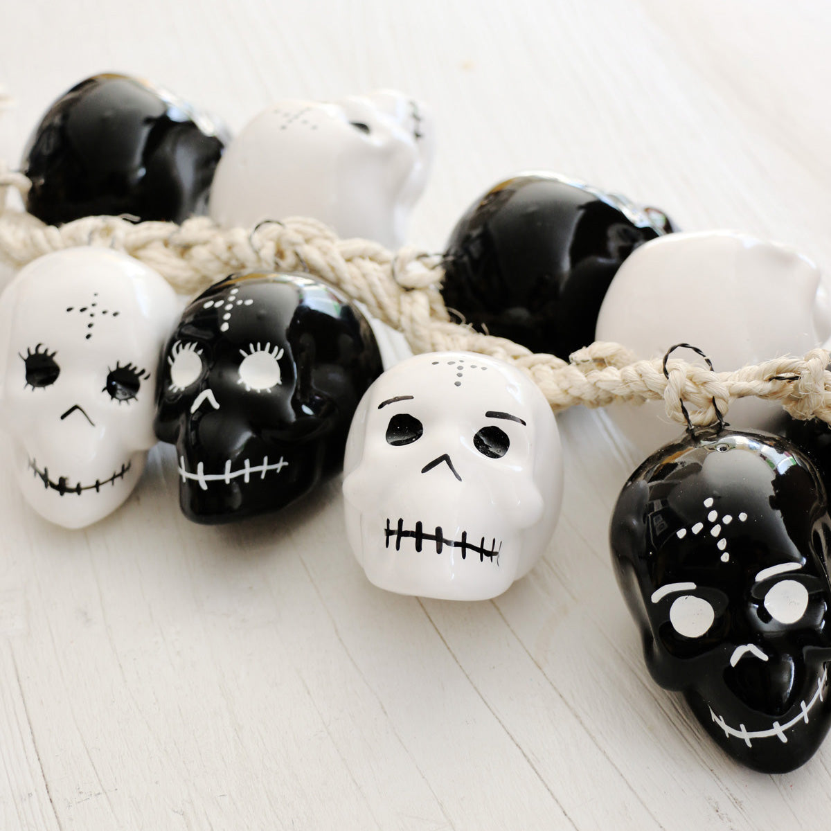 El Amado Skull Hanging